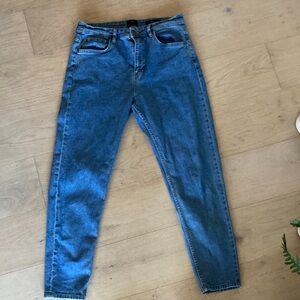 Men’s Cotton On tapered leg blue jeans size 32